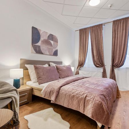 Luxe Living At Old Town Center Lejlighed Bratislava Eksteriør billede