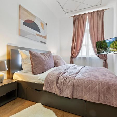 Luxe Living At Old Town Center Lejlighed Bratislava Eksteriør billede